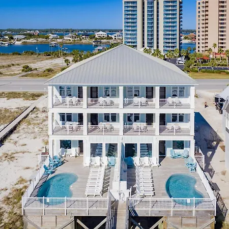 Castle In The Sand East & West 2 Properties - 18 Bedrooms-3